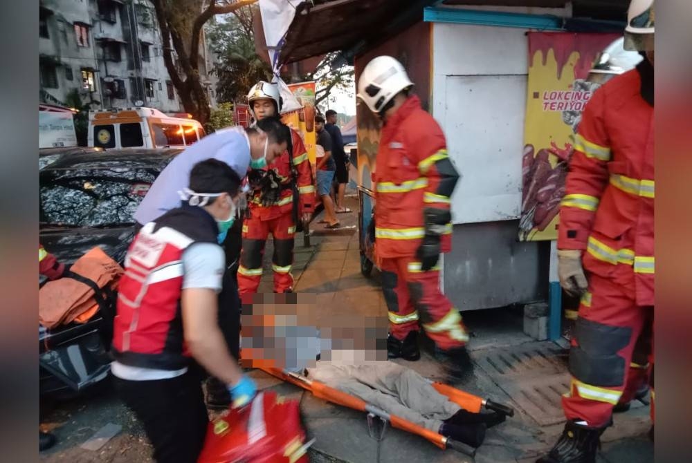 Mangsa berjaya diselamatkan dalam kebakaran membabitkan sebuah unit di PPR Desa Petaling pada Khamis.