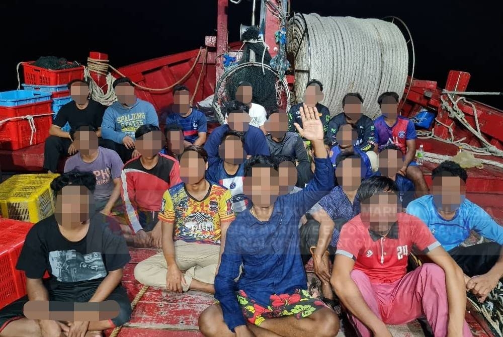 22 nelayan Kemboja dan seorang tekong Thailand ditahan Maritim Malaysia Pulau Pinang pada malam Rabu.