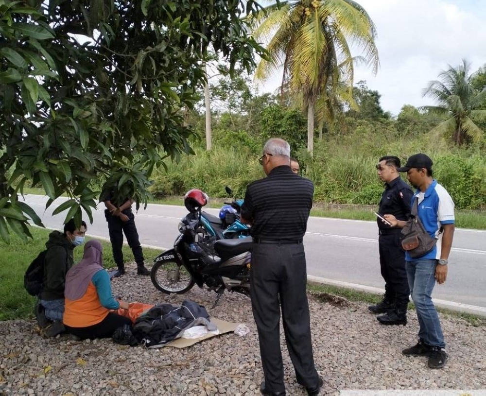 Pekerja SWM Environment meninggal dunia semasa bekerja di Kampung Tengah Dalam, Kluang, pada Rabu.