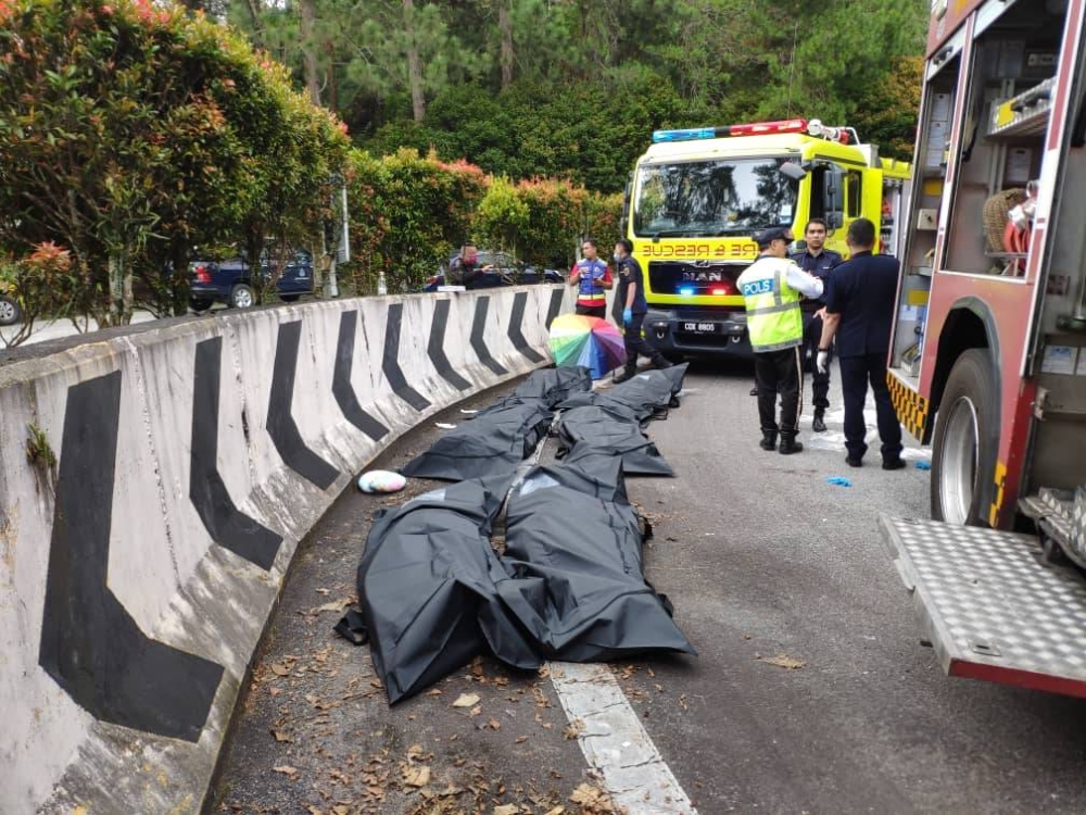 Kemalangan di Kilometer 4.8 Jalan Genting Highlands, Pahang pada Rabu mengorbankan tujuh nyawa. 