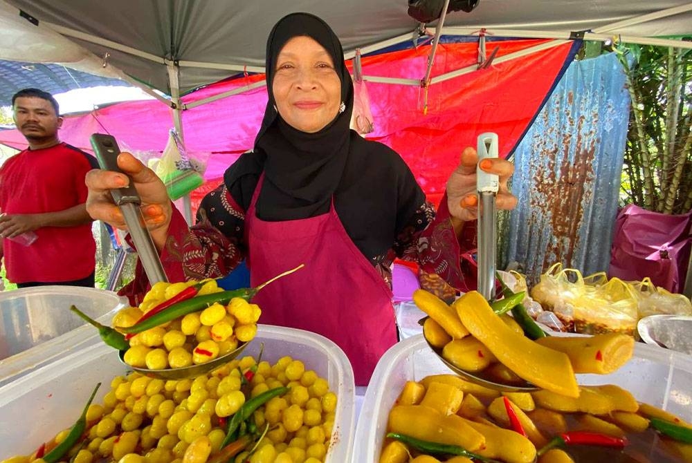 Kak Ani dari Kampung Cherang, Kota Bharu tidak pernah menyangka hidupnya berubah 360 darjah, apabila jeruk buah &#039;nise&#039; hasil air tangannya merubah kehidupan dari seorang tukang cuci pinggan kepada usahawan tersohor di negeri ini.