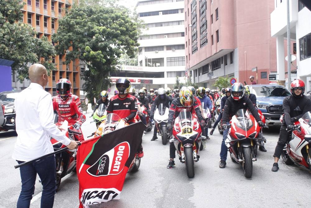 Pelepasan konvoi anjuran Panigale Kingdom ke Kuantan.