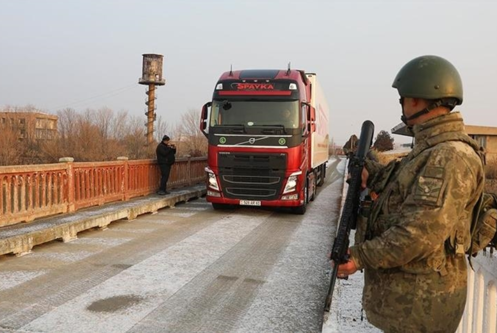 Sempadan Turkiye-Armenia dibuka semula bagi membolehkan bantuan kemanusiaan dihantar kepada mereka yang terjejas akibat gempa bumi. - Foto Anadolu Agency