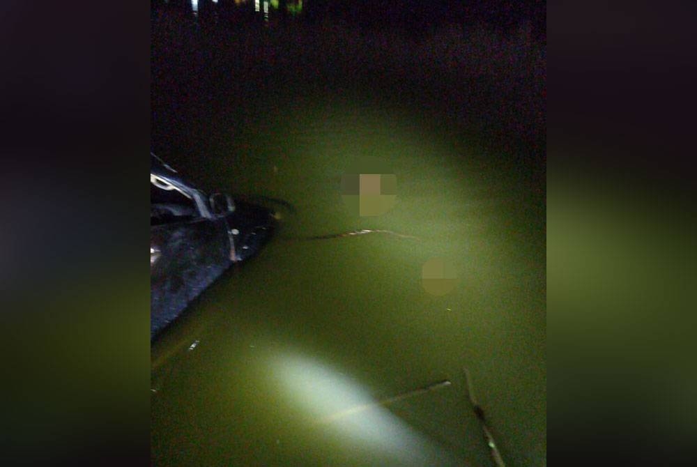 Seorang lelaki maut ditetak sebelum mayatnya dihumban ke dalam tasik di belakang Masjid Raja Haji Fisabilillah, Cyberjaya pada Sabtu.