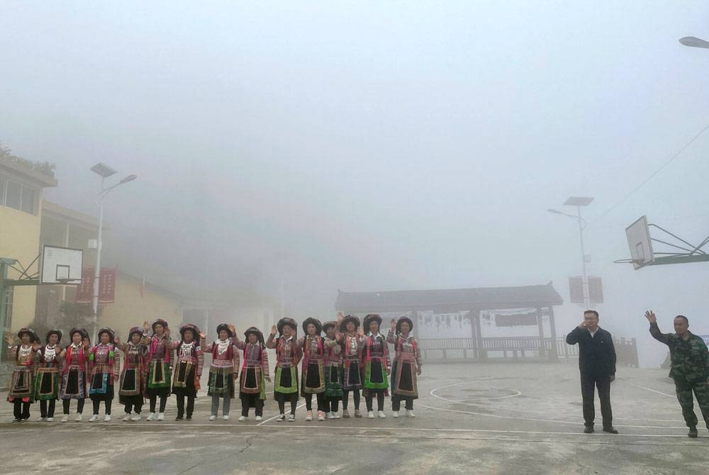 Kampung Huanggualu terletak kira-kira 1,400 meter dari aras laut dan sentiasa diselubungi kabus. - Foto Bernama