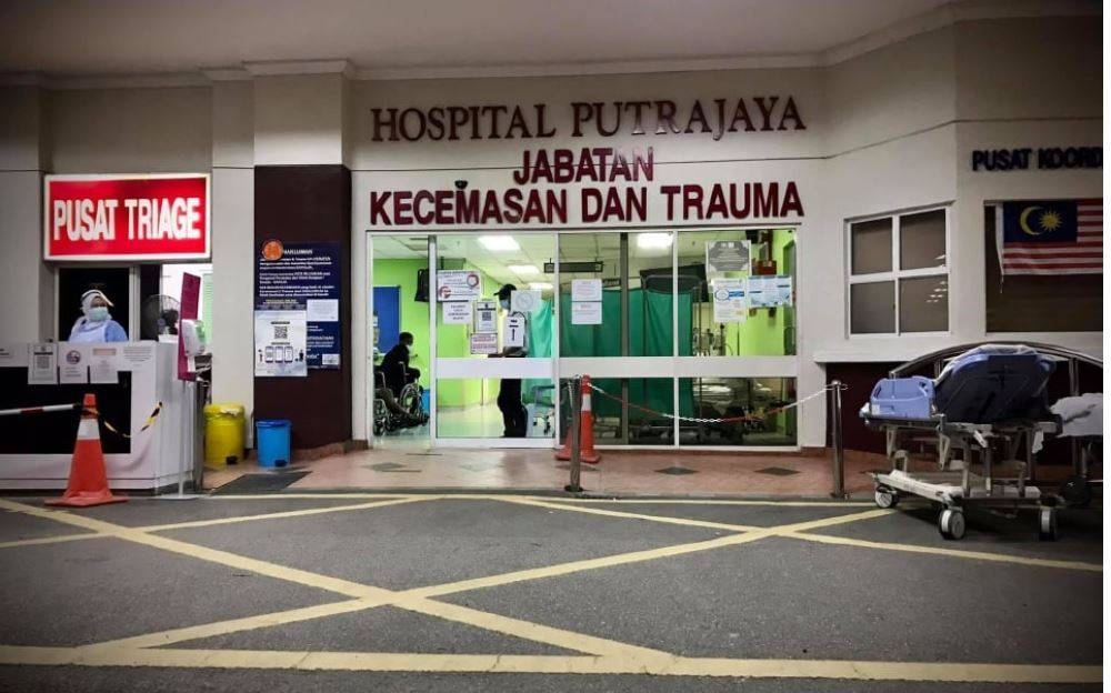 Orang awam dinasihatkan untuk mendapat rawatan di klinik kesihatan berhampiran terlebih dahulu bagi kes-kes bukan kecemasan. Foto Ihsan Facebook. 