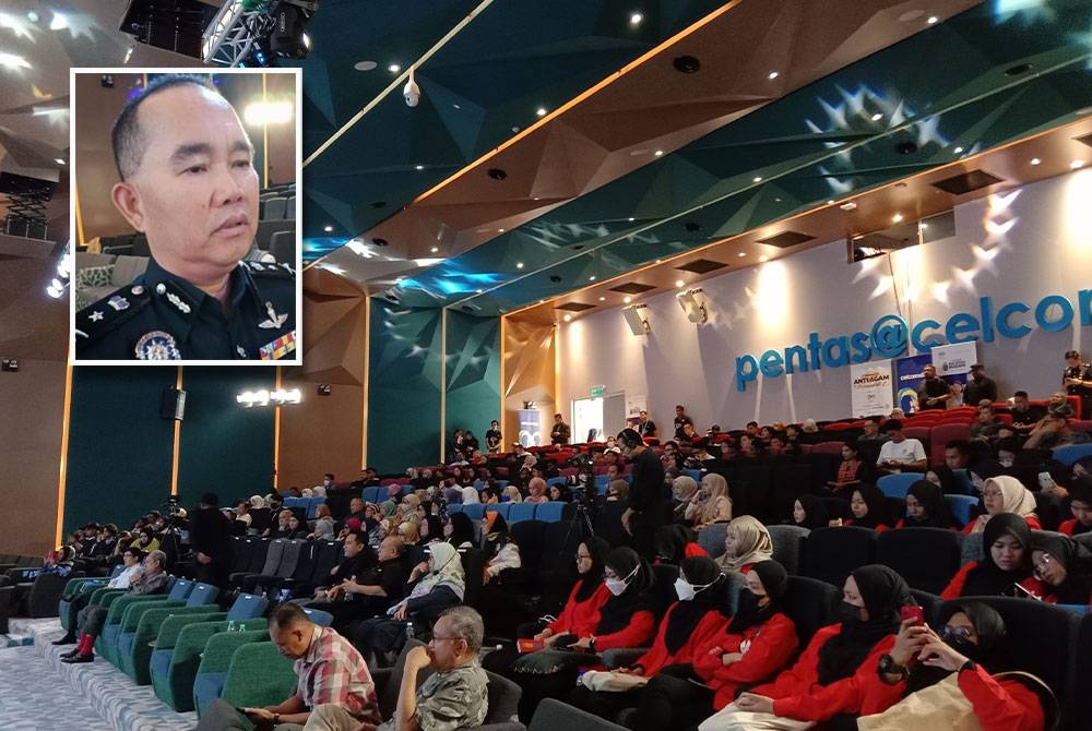 Antara yang hadir dalam Forum Jelajah Anti Scam Kebangsaan 2023 di Menara Digi Celcom di Petaling Jaya pada Sabtu. (Gambar kecil: Victor)