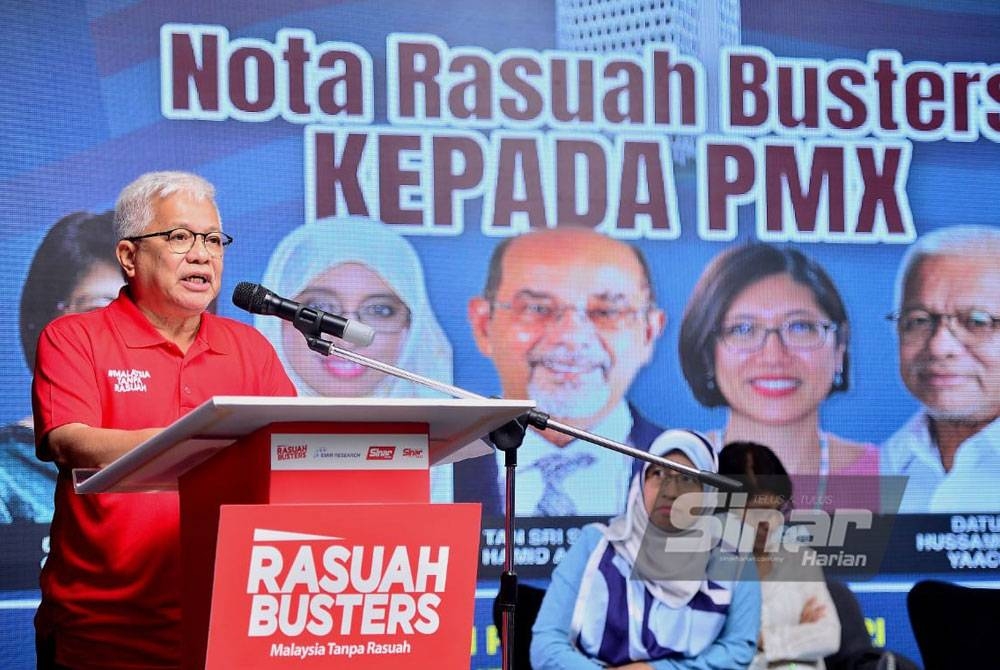 Hussamuddin sidang akhbar program Nota Rasuah Busters kepada PMX yang disiarkan secara langsung di Facebook Sinar Harian dan Astro Awani pada Rabu.