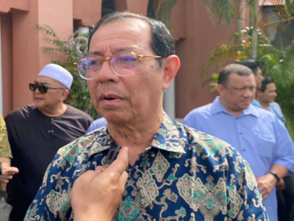 Dzulkifli ketika ditemui selepas jenazah Allahyarham dimandikan, dikafankan dan disolatkan di Surau Al-Mawaddah, Bandar Baru Bangi pada Khamis.