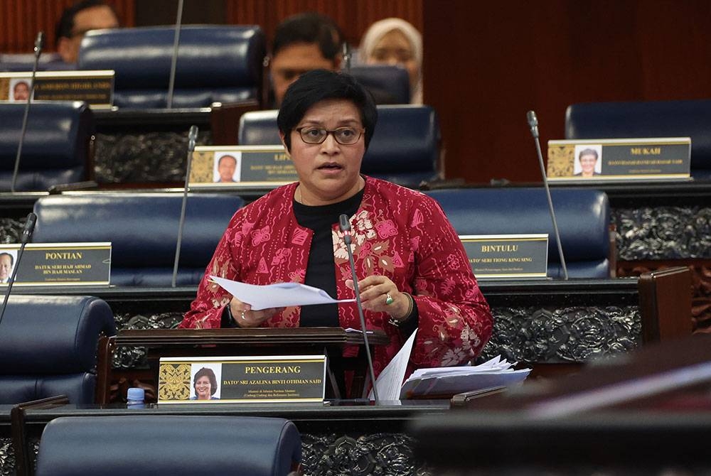 Azalina Othman ketika menggulung perbahasan Titah Diraja bagi Kementerian pada Mesyuarat Pertama Penggal Kedua Parlimen ke-15 di Bangunan Parlimen pada Khamis. - Foto Bernama