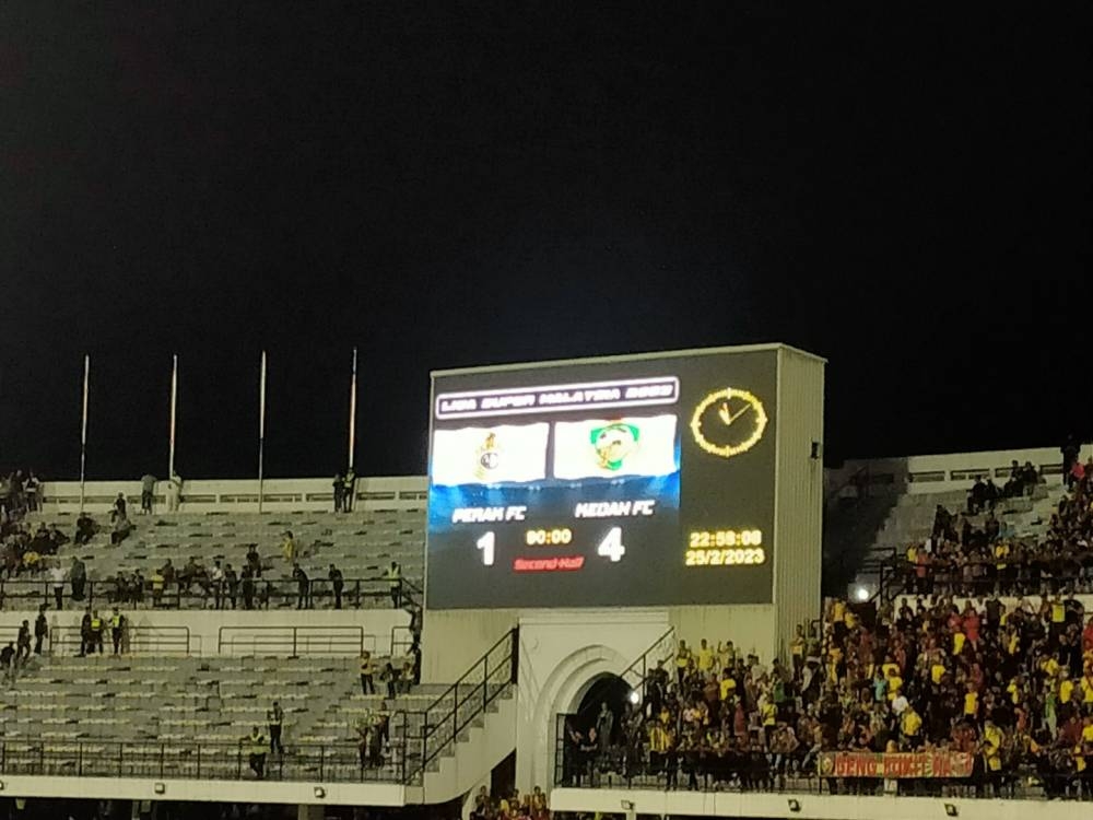 Perak FC tewas di gelanggang sendiri dengan KDA FC di Stadium Perak di Ipoh pada Sabtu.