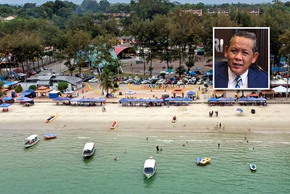 Pemandangan udara di sekitar persisiran pantai peranginan Port Dickson lengang walaupun ketika musim cuti persekolahan. (Gambar kecil: Aminuddin