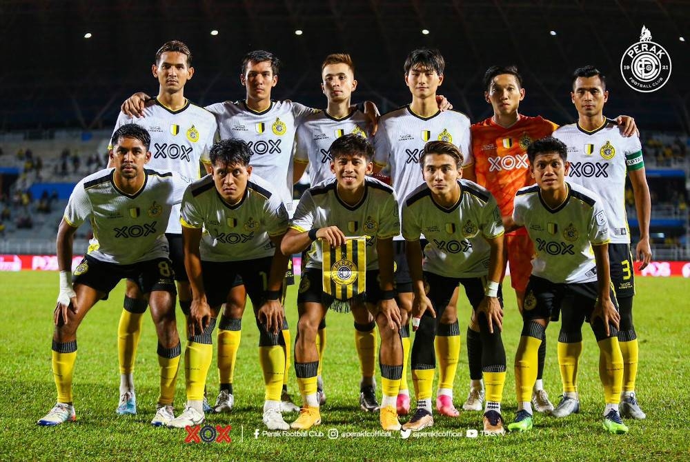 Kesebelasan Perak ketika berdepan PDRM di Stadium MBPJ, pada Selasa. - Foto Facebook Perak Football Club