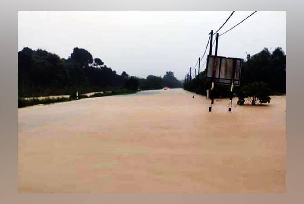 Seramai 431 calon SPM terkandas dalam banjir di tiga negeri Johor, Pahang dan Sarawak.