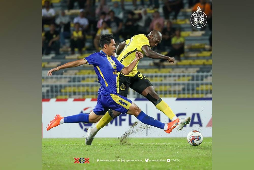 Aksi perlawanan Perak FC menentang Sri Pahang FC di Stadium Perak. - Foto Twitter Perak FC