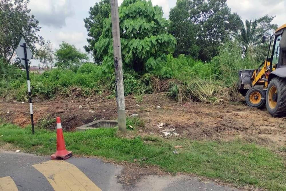 Sebuah kawasan pembuangan sampah haram di Triang Bera yang telah dibersihkan pihak SWCorp daerah terlibat. -Foto SWCorp Pahang