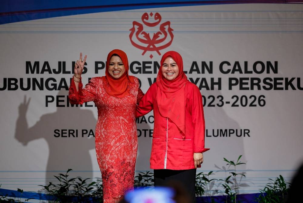 Noraini (kanan) dan Shahrizat (kiri) merupakan calon yang akan bertanding untuk jawatan Ketua Wanita UMNO. - Foto Bernama