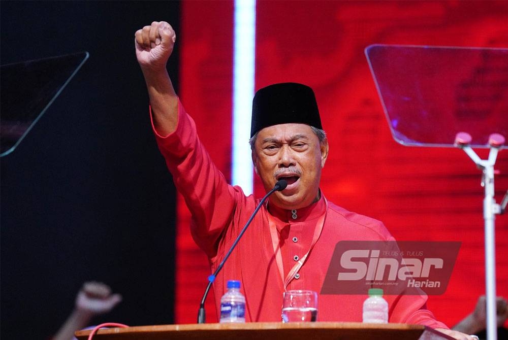 Muhyiddin ketika berucap pada Perhimpunan Agung Tahunan Kali Ke-5 Tahun 2022 Bersatu di Menara PGRM, di sini pada Ahad. - FOTO SINAR HARIAN/ROSLI TALIB