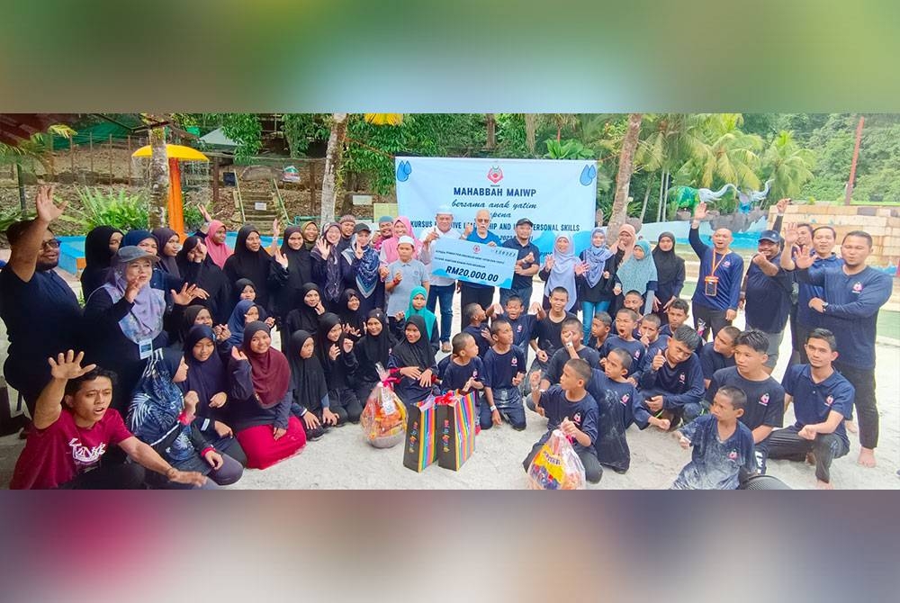 Seramai 42 anak yatim diraikan pada program Mahabbah MAIWP sempena Kursus Effective Leadership and Interpersonal Skills di Bukit Merah Laketown Resort, Bagan Serai pada Isnin.