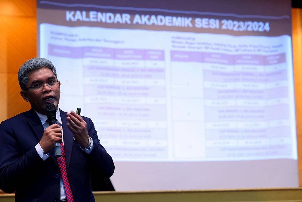 Pkharuddin ketika menyampaikan Amanat Sempena Pembukaan Sesi Persekolahan Tahun 2023/2024 di Kementerian Pendidikan pada Rabu. - Foto Bernama