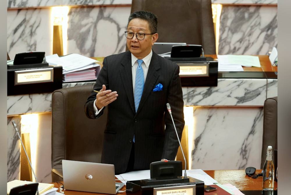 Chang Khim ketika menjawab soalan pada Mesyuarat Pertama Persidangan Penggal Keenam DUN Selangor Ke-14 di Bangunan Dewan Negeri Selangor pada Khamis. - Foto Bernama