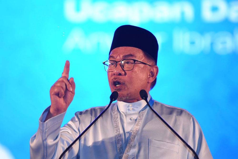 Anwar ketika menyampaikan ucapan dasar Presiden pada Kongres Nasional Khas PKR 2023 di Stadium Melawati Shah Alam pada Sabtu.