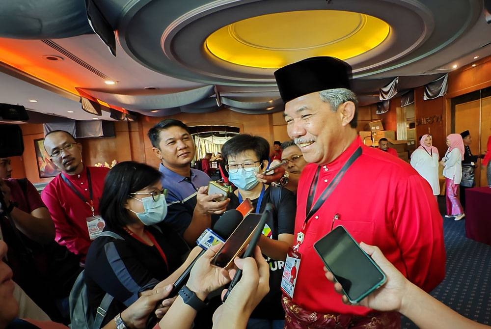 Mohamad ketika ditemui wartawan di Persidangan Mesyuarat Perwakilan UMNO Bahagian Rembau 2023 pada Ahad.