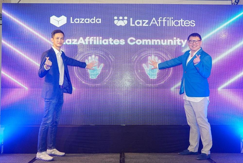 Ketua Pegawai Eksekutif, Lazada Malaysia, Alan Chan (kanan) dan Rick Ting (kiri) melancarkan LazAffiliates yang telah diperbaharui, baru- baru ini.