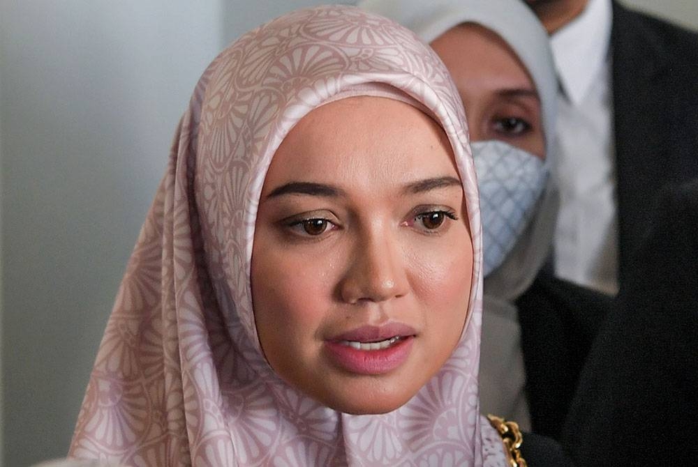 Pelakon Puteri Sarah. - Foto Bernama