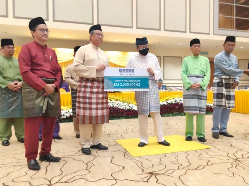 Sultan Selangor berkenan menerima zakat perniagaan Kumpulan Sirim sebanyak RM 2,335,855.62