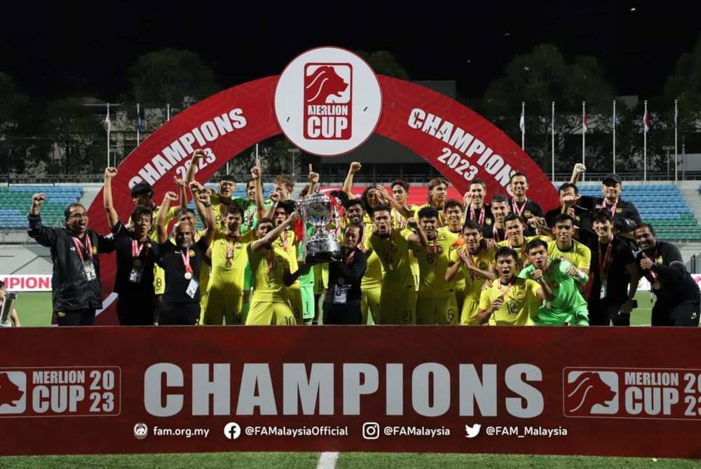 Skuad Harimau Muda mencipta sejarah meraih kejuaraan Piala Merlion buat kali pertama.