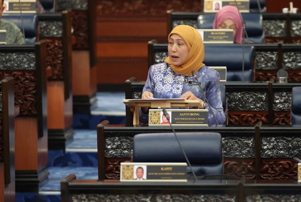 Nancy ketika sesi soal jawab pada Mesyuarat Pertama Penggal Kedua Parlimen ke-15 di Bangunan Parlimen, pada Khamis. - Foto Bernama