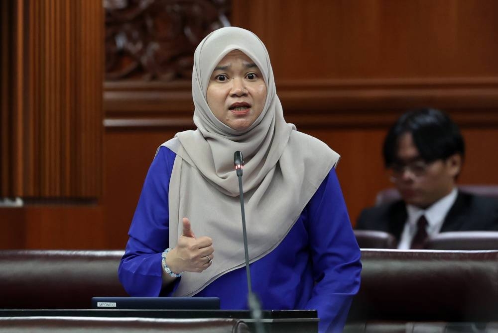 Fadhlina pada Persidangan Dewan Negara di Bangunan Parlimen pada Isnin. - Foto Bernama