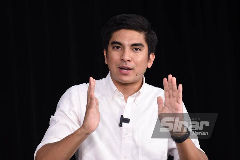 Syed Saddiq pada sesi Dialog Siswa di Kompleks Karangkraf pada Khamis. - FOTO MOHD RAFIQ REDZUAN HAMZAH