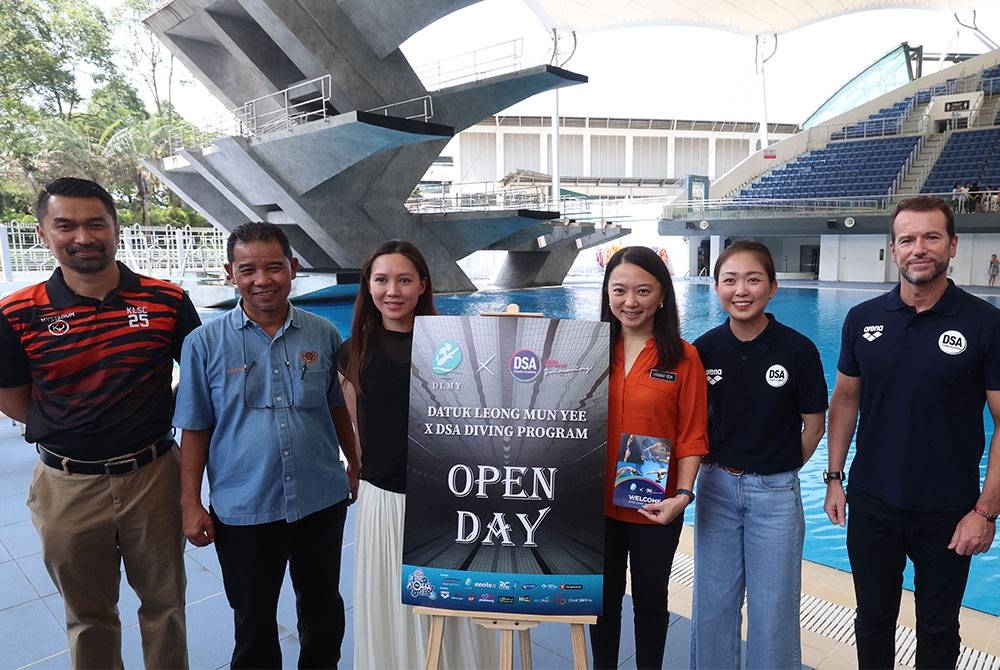 Majlis pelancaran akademi &#039;DLMY x DSA&#039; oleh Menteri Belia dan Sukan di Pusat Akuatik Nasional, Bukit Jalil. - Foto Bernama