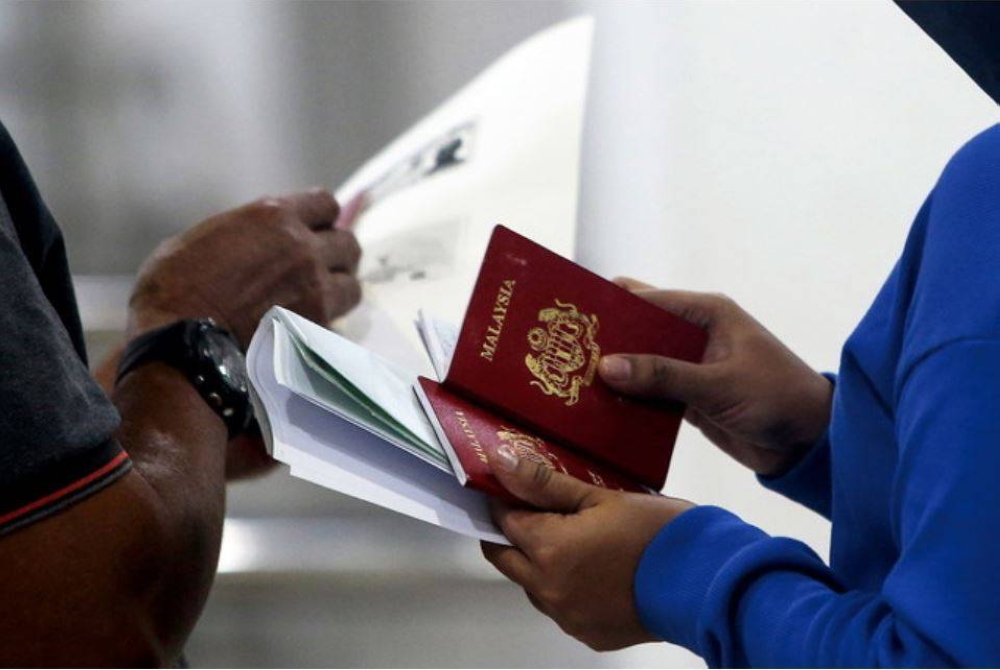 Sebanyak 2.8 juta pasport dikeluarkan Jabatan Imigresen pada pasca Covid-19 iaitu peningkatan empat kali ganda. - Foto hiasan/Bernama