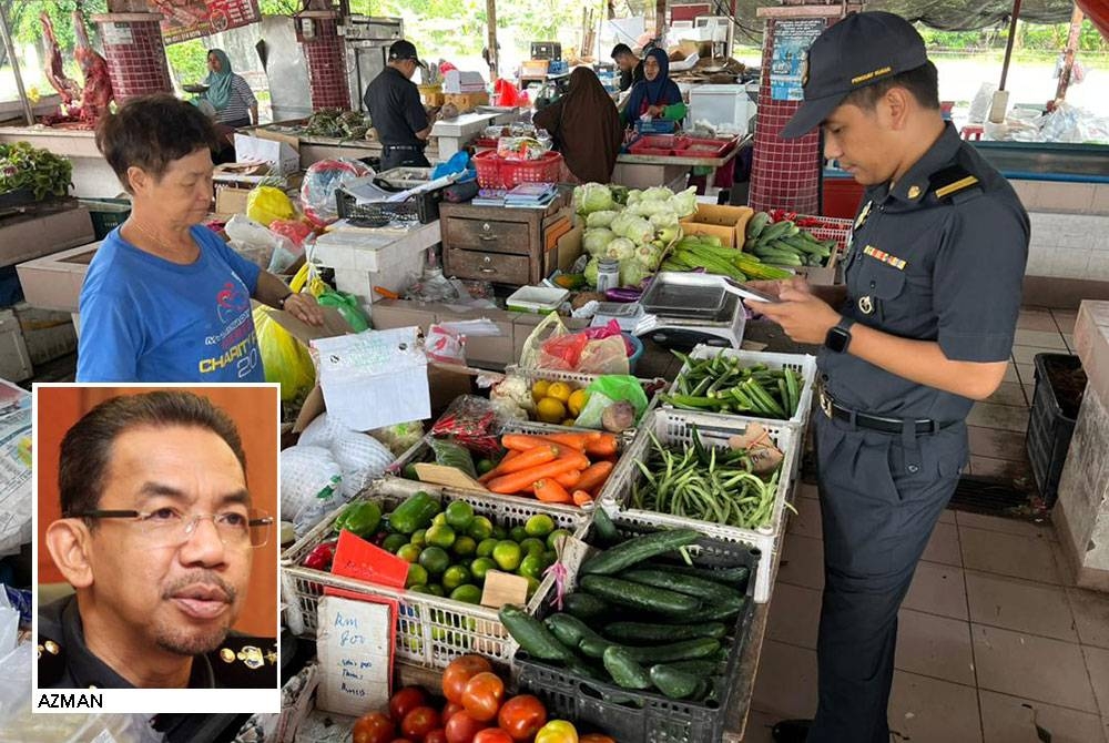 Pemeriksaan harga dan alat penimbang turut dilakukan di sebuah pasar.