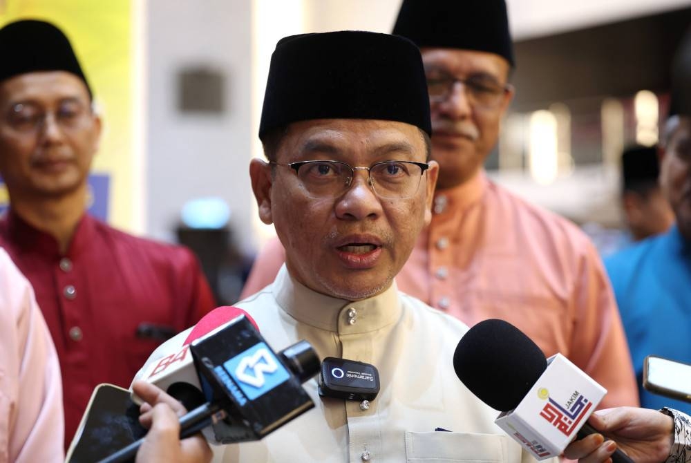 Menteri di Jabatan Perdana Menteri (Hal Ehwal Agama) Senator Datuk Dr Mohd Na’im Mokhtar pada sidang media selepas Majlis Perasmian Program Tadarus Perdana ‘Al Quran Pembimbing Belia Al- Falah, Peneraju Negara Madani’ di Kompleks Perdana Siswa Universiti Malaya. - Foto Bernama