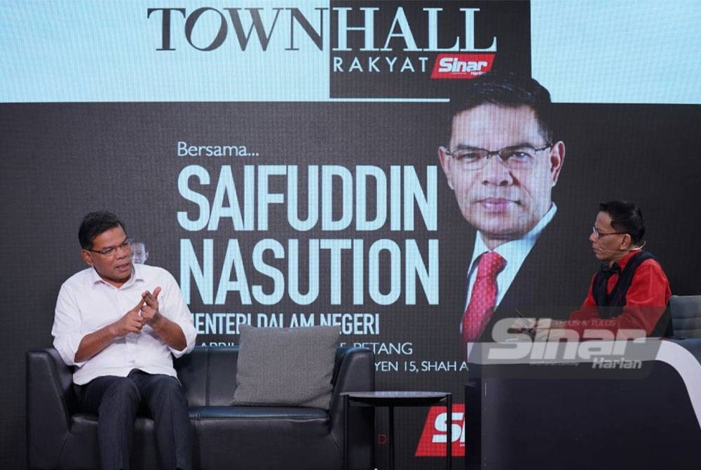 Saifuddin ketika Program Town Hall di Kompleks Karangkraf pada Isnin. - FOTO ROSLI TALIB