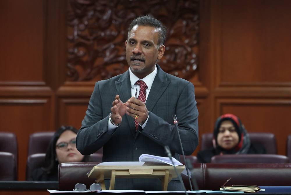 Ramkarpal ketika sesi penggulungan Rang Undang-Undang Pemansuhan Hukuman Mati Mandatori 2023 pada Persidangan Dewan Negara di Bangunan Parlimen pada Selasa. - Foto Bernama