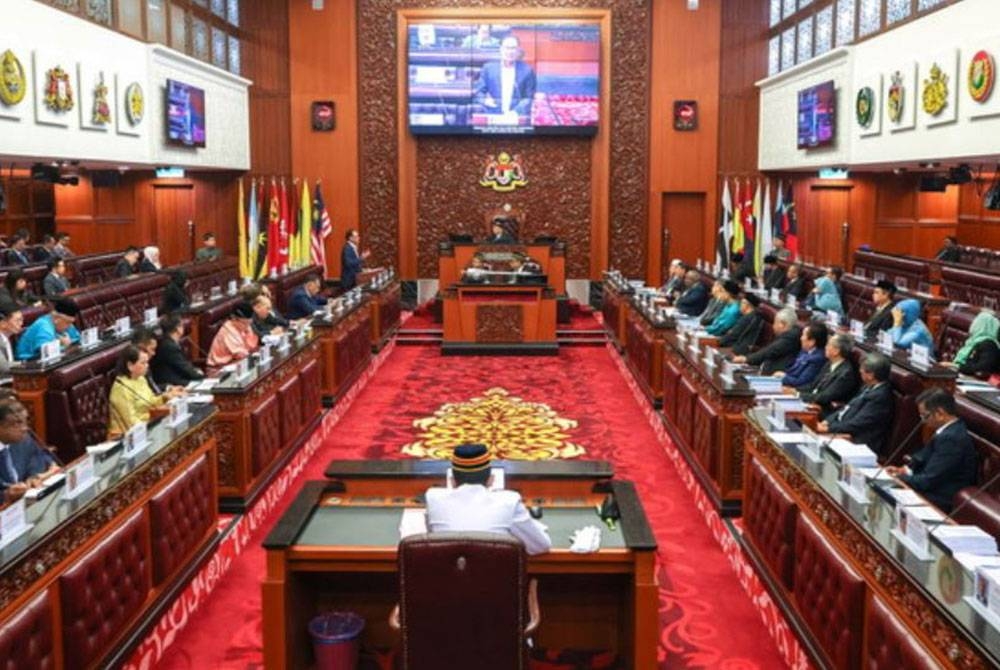 Perdana Menteri ketika membaca semula Belanjawan 2023 untuk dibahaskan pada Persidangan Dewan Negara di Bangunan Parlimen pada 29 Mac lepas. - Foto Bernama