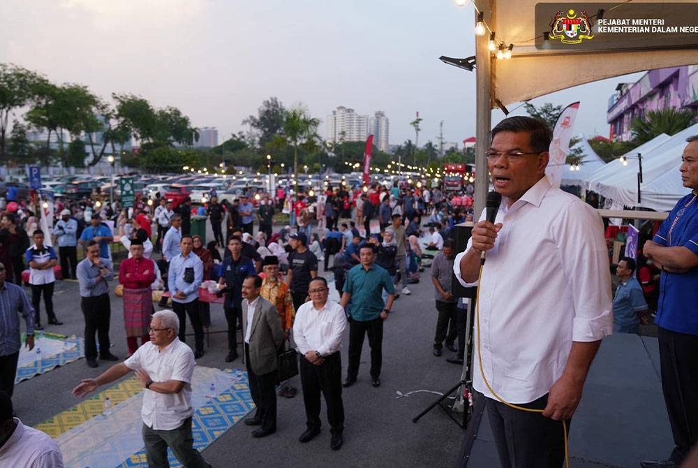 Saifuddin ketika menyampaikan ucapan pada program Iftar Ala Madinah di pekarangan Kompleks Kumpulan Karangkraf. - Foto Facebook Saifuddin Nasution