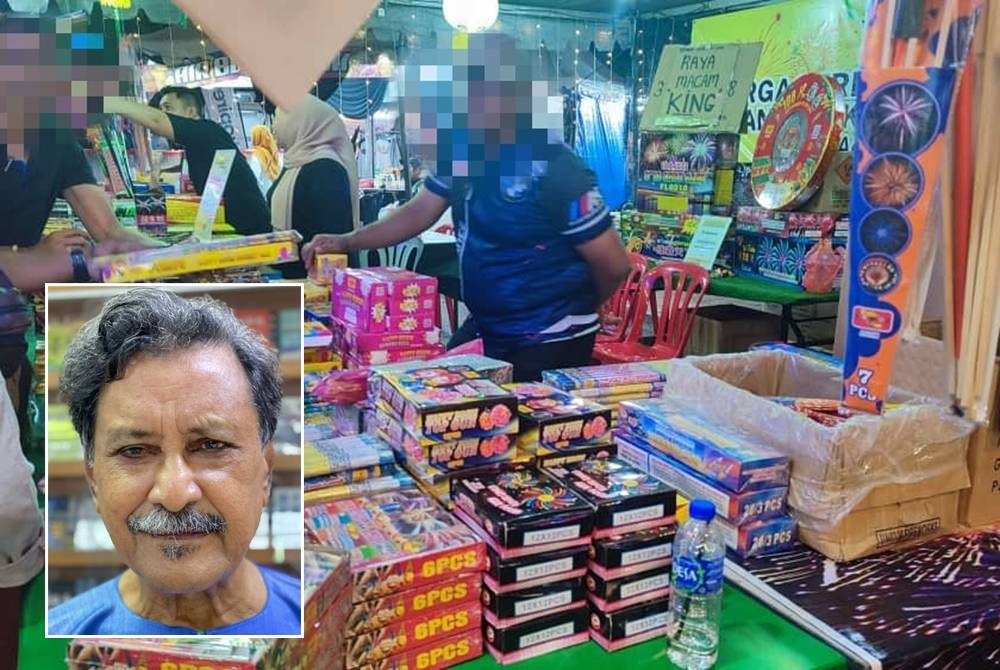 Penjual yang mendapat kebenaran permit untuk menjual mercun dan bunga api secara terbuka di Bazar Aidilfitiri di Melaka. Gambar kecil: Mohideen