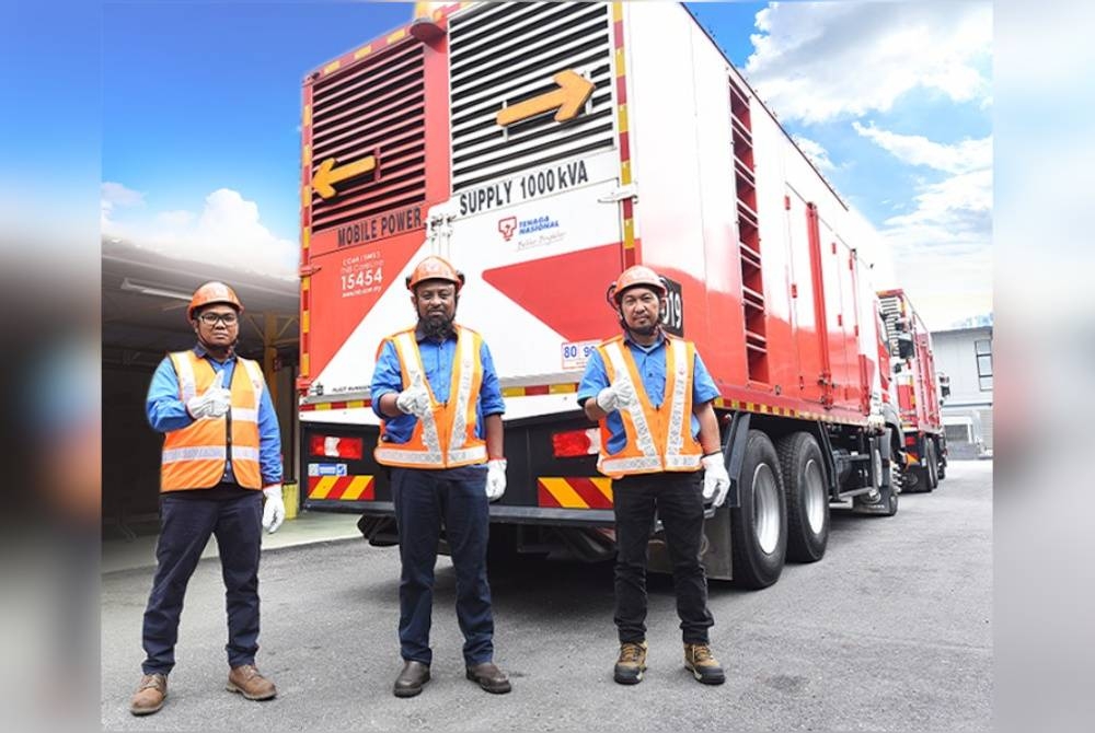 Warga kerja TNB di pelbagai peringkat yang sedia bertugas bagi memastikan jaminan kestabilan bekalan elektrik di seluruh semenanjung sempena menyambut perayaan Hari Raya Aidilfitri.