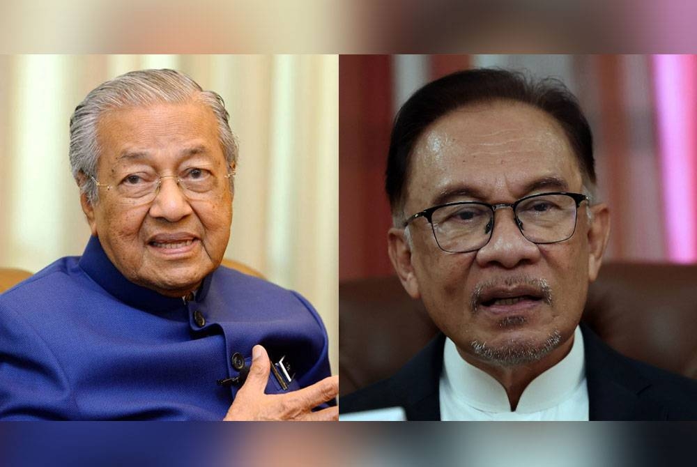 Dr Mahathir (kiri), Anwar Ibrahim