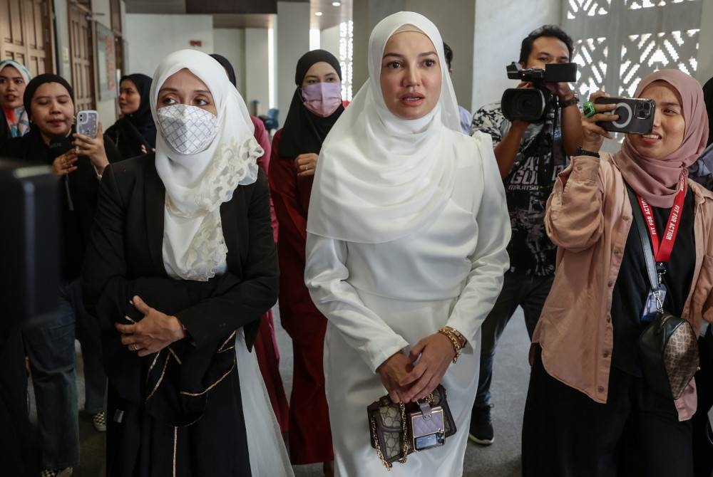 Puteri Sarah hadir di Mahkamah Rendah Syariah Wilayah Persekutuan pada Selasa. - Foto Bernama