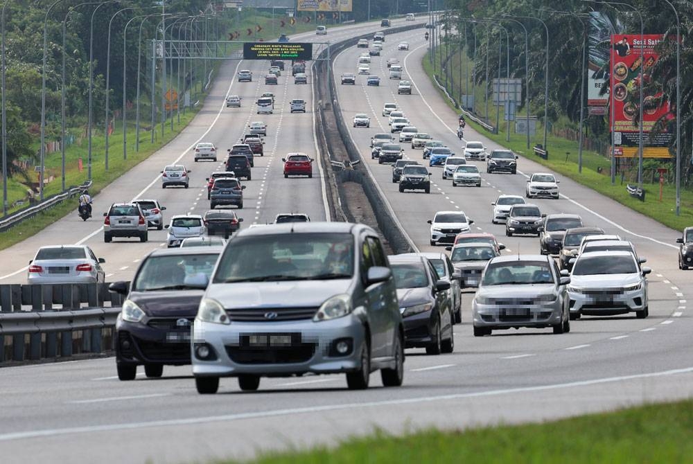 Aliran trafik kelihatan lancar setakat jam 4 petang tadi di Lebuhraya Utara Selatan PLUS arah Selatan. - Foto Bernama