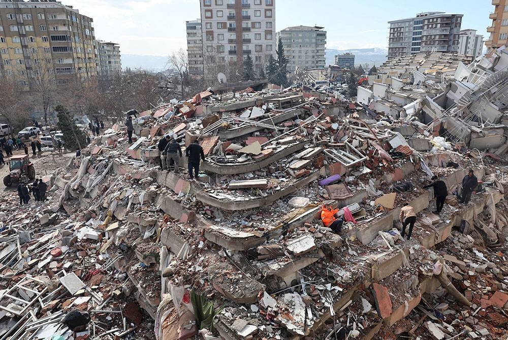 Seramai 50,783 orang disahkan terkorban dalam dua gempa bumi kuat yang melanda Türkiye awal tahun ini. - Gambar hiasan