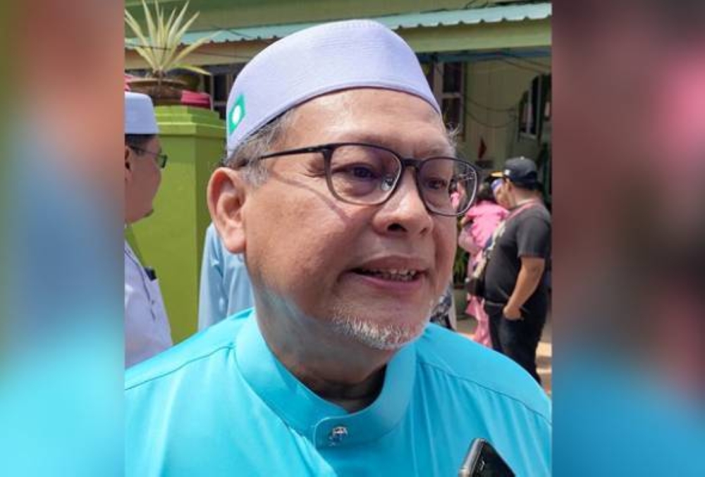 Mohd Amar ditemui sewaktu hadir pada Majlis Rumah Terbuka Aidilfitri anjuran Menteri Besar Kelantan, Datuk Ahmad Yakob di rumahnya di Kampung Alor Pasir di Tumpat, hari ini. - Foto Awani