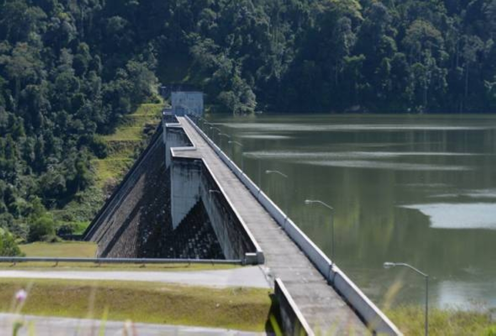 Paras air di dua empangan utama di Perak masih berada di tahap maksimum meskipun negara kini dilanda cuaca panas. - Gambar hiasan 